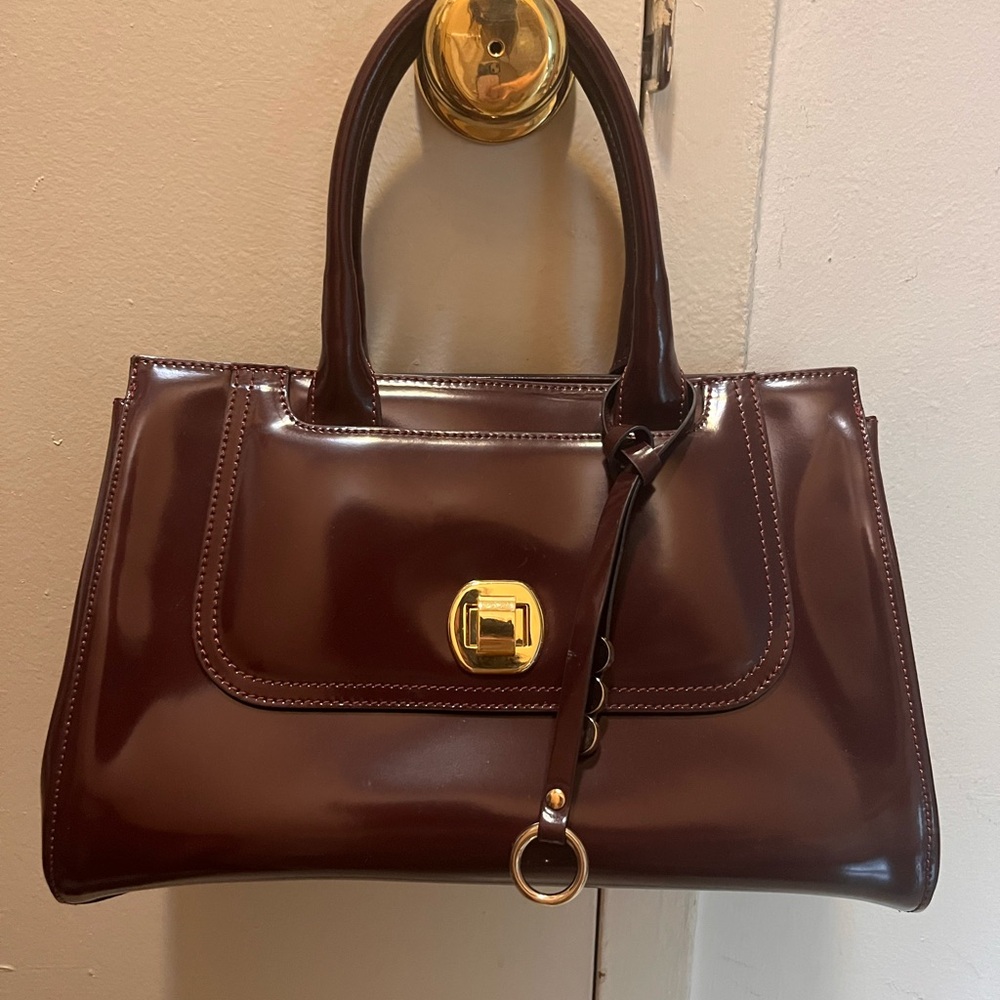 Elegant Brown Leather Handbag
